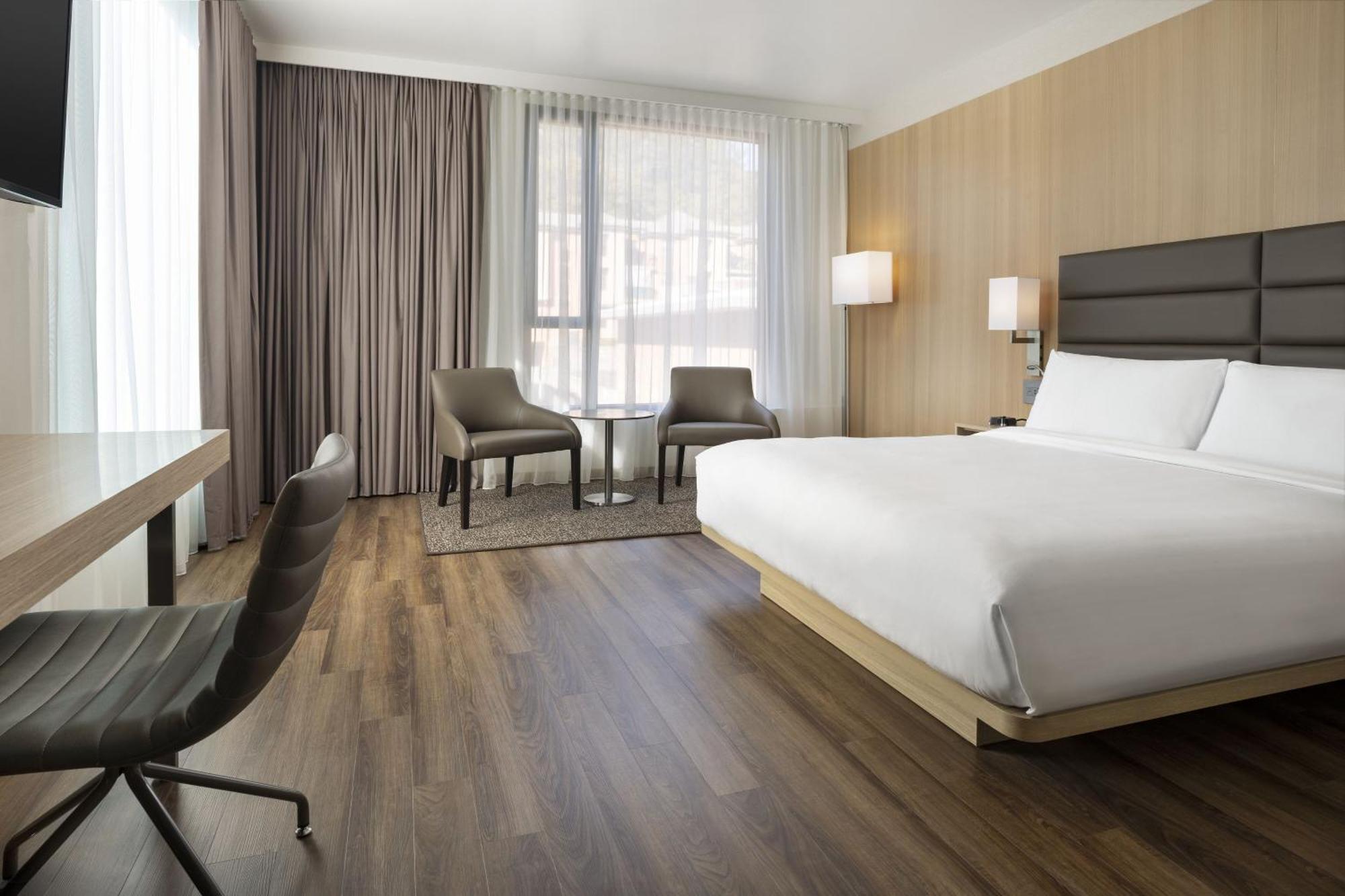 Ac Downtown 4*