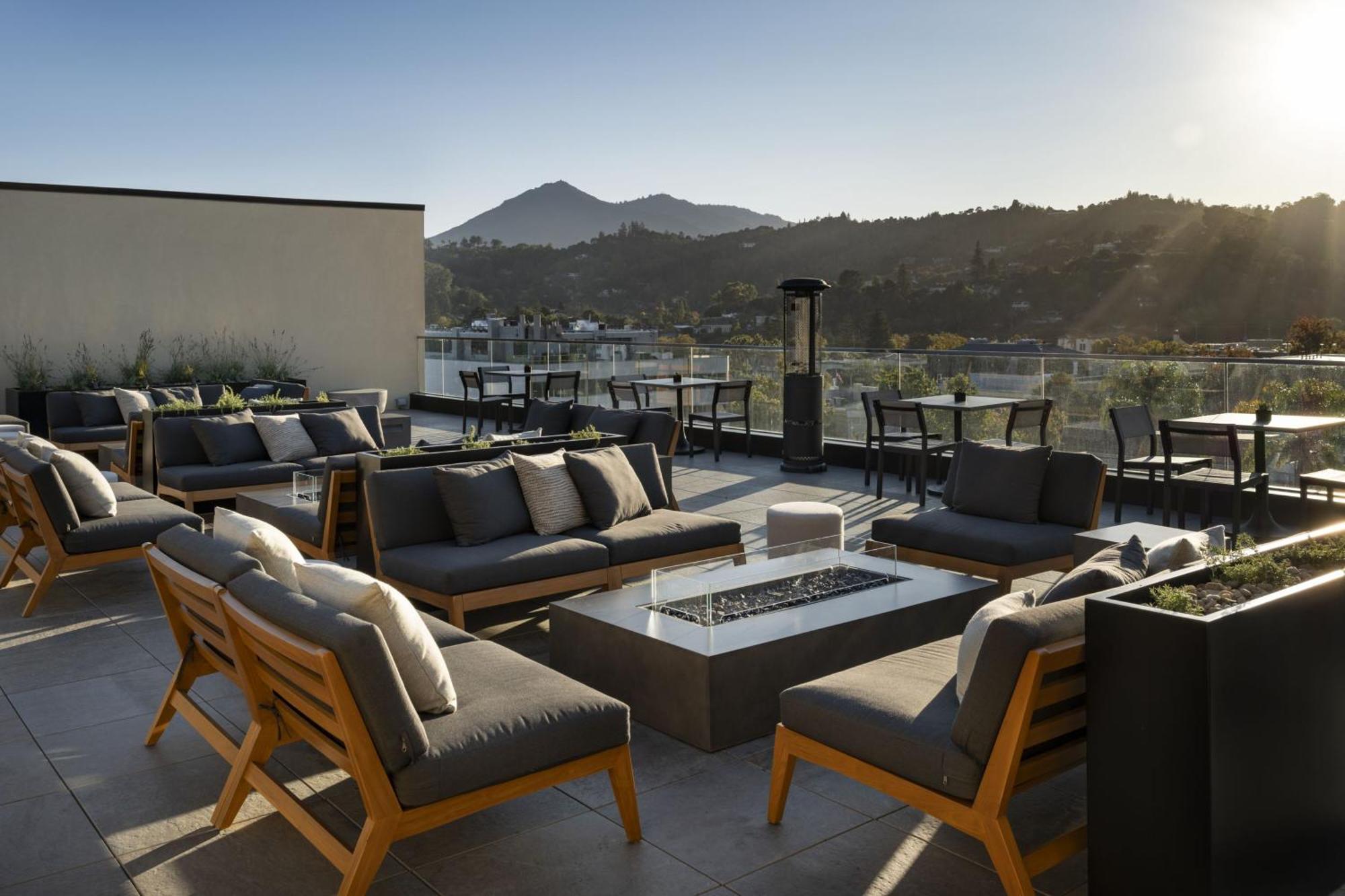 Ac Downtown Hotel 4*