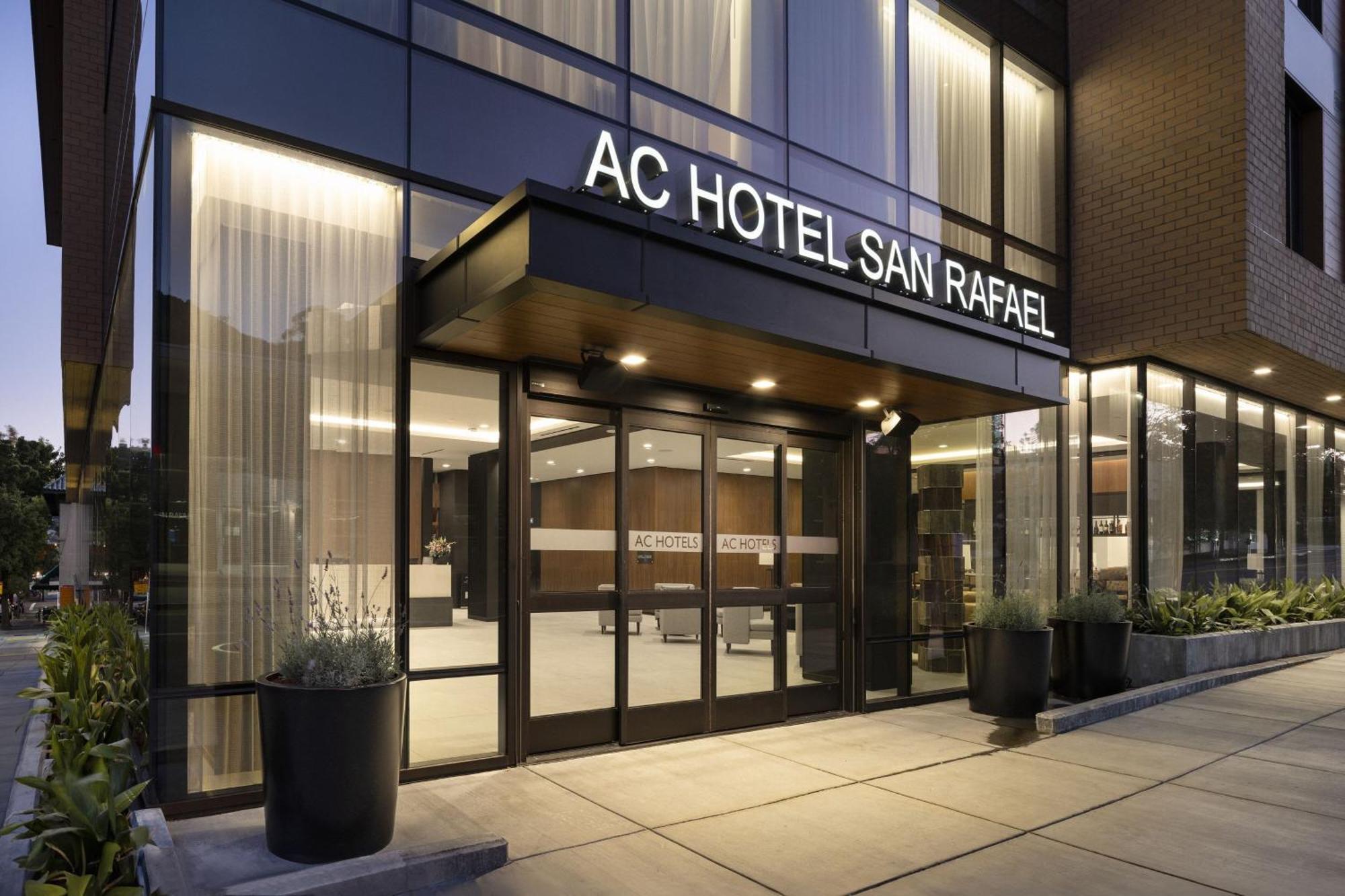 Hotel Ac Downtown 4*