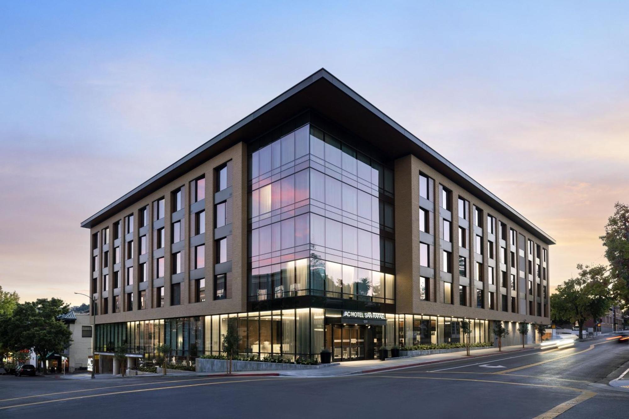 Ac Downtown Hotel 4*