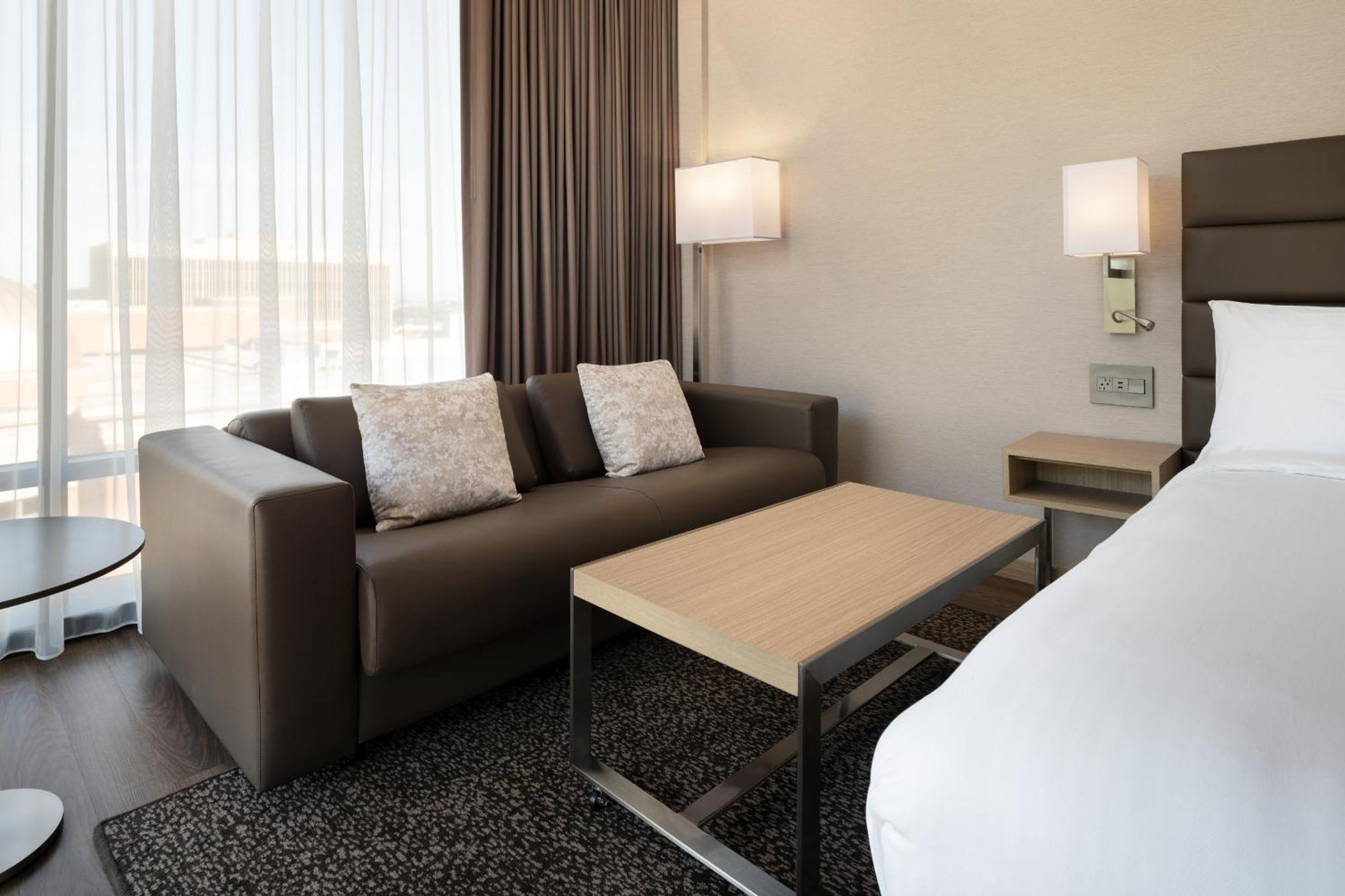 Ac Downtown 4*